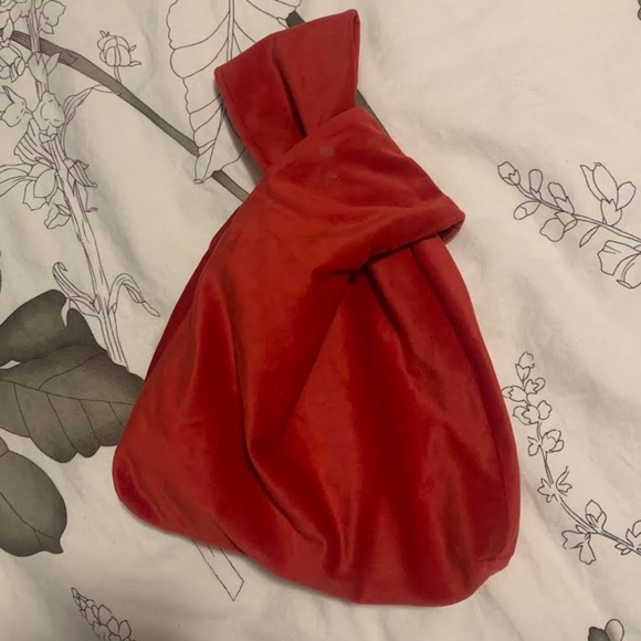 Knot Purse - Picture 2 of 3